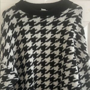 H&M Monochrome Houndstooth Sweater